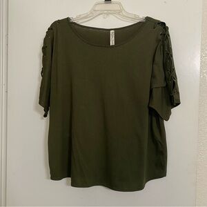 PerSeption Concept Dark Green Lace-Up Sleeve Tee
